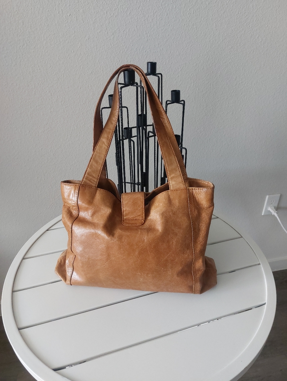 "Hobo The Original " Classic Tan Leather Shoulder Bag with Buckle Detail - Picture 3 of 10